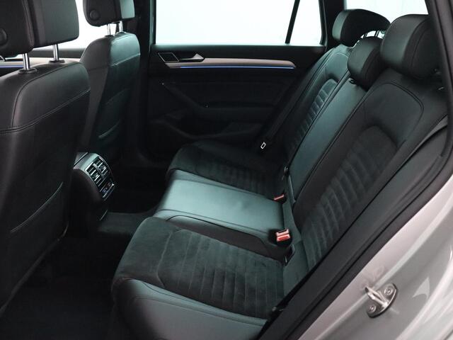 Volkswagen PASSAT Variant 1.4 TSI GTE Connected Series Plus | ACC | Trekhaak | Pano!