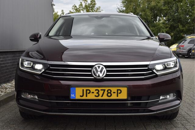 Volkswagen PASSAT 1.8TSI Variant Highline LED, Trekhaak, Adaptive cruise, Stuur/stoelverwarming, Carplay, Camera, PDC