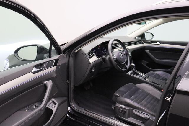 Volkswagen PASSAT Variant 1.4 TSI GTE Connected Series Plus 2016 NAP | Panoramadak | Camera | Cruise control | Stoelverwarming | Ergocomfort | Navigatie | Bluetooth | PDC | Alcantara Leder | Digitaal dashboard | LED | Climate control