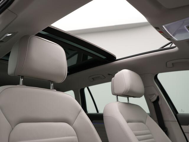 Volkswagen PASSAT Variant 1.4 TSI GTE Business Plug In Hybrid 218pk Dealer O.H PHEV | Panodak | Adaptive Cruise | Lederen Sportstoelen Massage & Verwarmd | Apple Carplay | Sfeerverlichting | Navigatie | DAB |