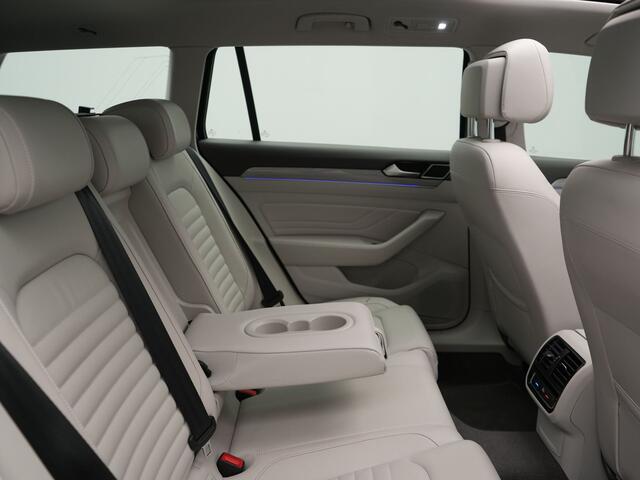 Volkswagen PASSAT Variant 1.4 TSI GTE Business Plug In Hybrid 218pk Dealer O.H PHEV | Panodak | Adaptive Cruise | Lederen Sportstoelen Massage & Verwarmd | Apple Carplay | Sfeerverlichting | Navigatie | DAB |