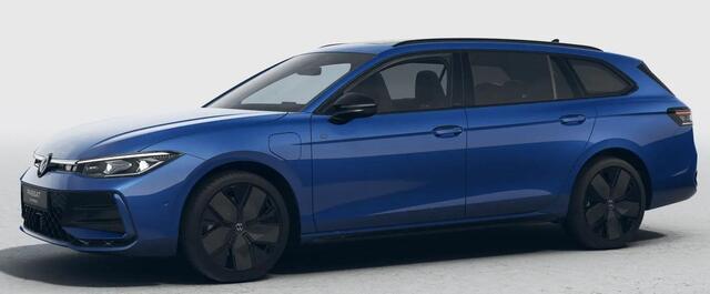Volkswagen PASSAT Variant R-Line Edition "Wordt verwacht" 1.5 TSI eHybrid 272pk DSG Automaat Trekhaak, Panoramadak, LED matrix koplampen, Black Style, Adaptive cruise control