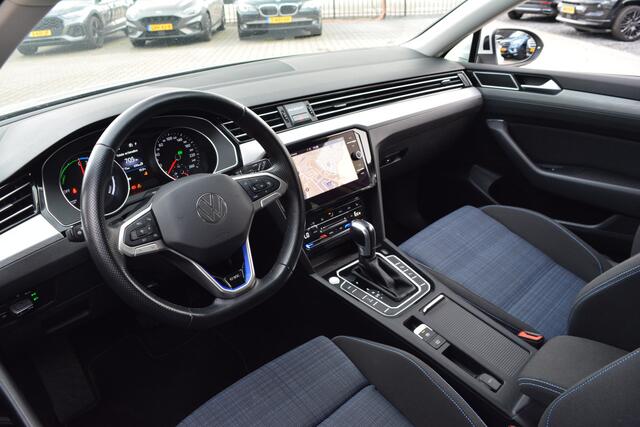 Volkswagen PASSAT Variant 1.4 TSI PHEV GTE Business | ACC | Camera | Winter Pakket |