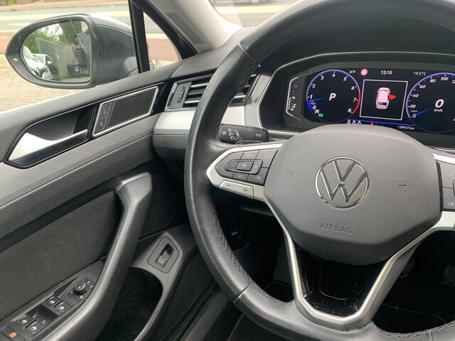 Volkswagen PASSAT Variant 1.5 TSi 150pk ACT Aut., Camera | Navi & CarPlay | Trekhaak
