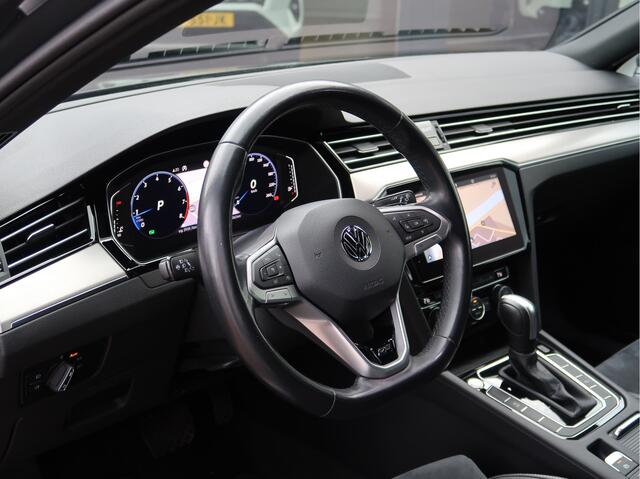 Volkswagen PASSAT Variant 2.0 TSI Elegance Business R-Line
