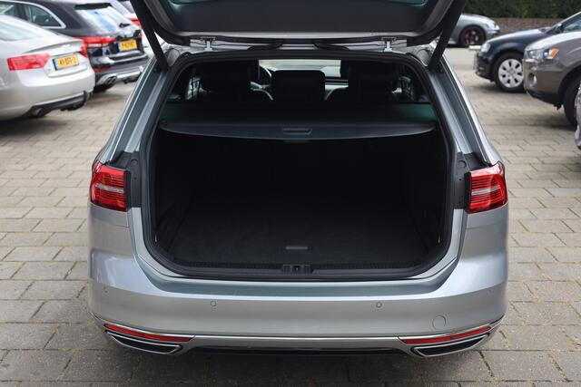 Volkswagen PASSAT Variant 1.4 TSI HIGHLINE | R-LINE | AUTOMAAT | TREKHAAK