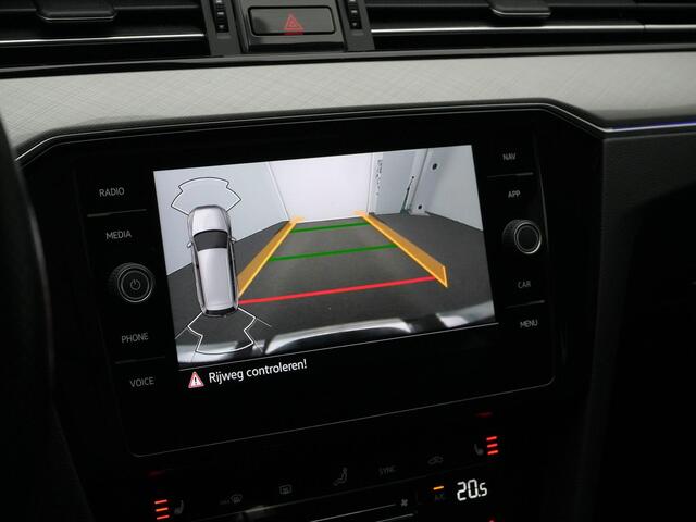 Volkswagen PASSAT Variant 1.4 TSI 218 pk DSG PHEV GTE Business | Panoramadak | Trekhaak | Achteruitrijcamera | Stoelverwarming | 18 inch