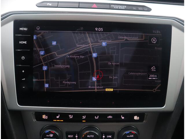 Volkswagen PASSAT Variant 1.4 TSI Comfortline Business / Adapt. Cruise / Navigatie