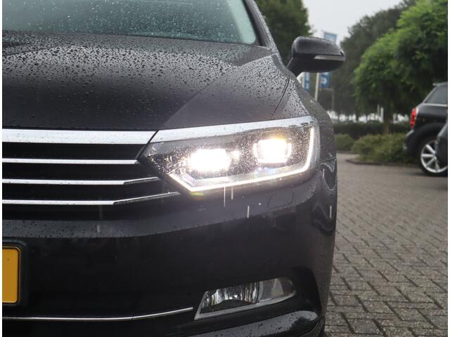 Volkswagen PASSAT Variant 1.4 TSI Comfortline Business / Adapt. Cruise / Navigatie