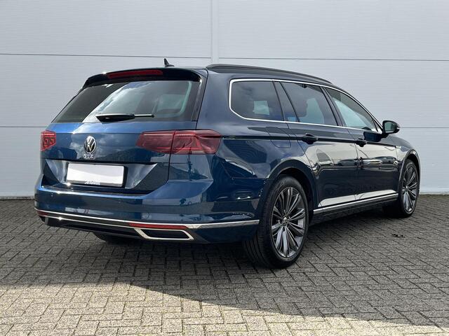 Volkswagen PASSAT Variant 1.4 TSI PHEV GTE Business Vol Leder / Pano Dak / Matrix LED /