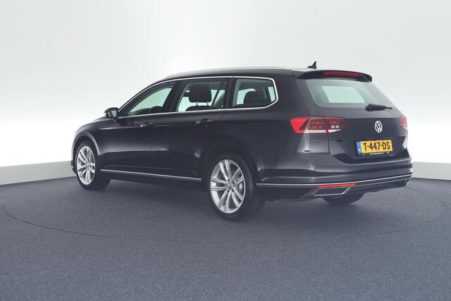 Volkswagen PASSAT Variant 1.5 TSI 150pk DSG Business Camera Stoelverwarming Navigatie