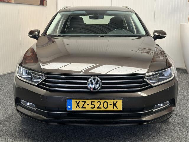 Volkswagen PASSAT VARIANT 1.4 TSI ACT HIGHLINE NAVIGATIE CRUISE CONTROL CLIMATE CONTROL BLUETOOTH TELEFOON MEDIA VOORBEREIDING PDC ACHTERUITRIJCAMERA TREKHAAK ZEER MOOI !! 3010 DEK