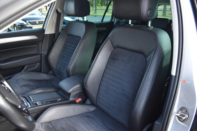 Volkswagen PASSAT Variant 1.4 TSI Highline Business R Automaat / Navigatie / Camera / 17" LM / Carplay / Clima / Stoelverw.