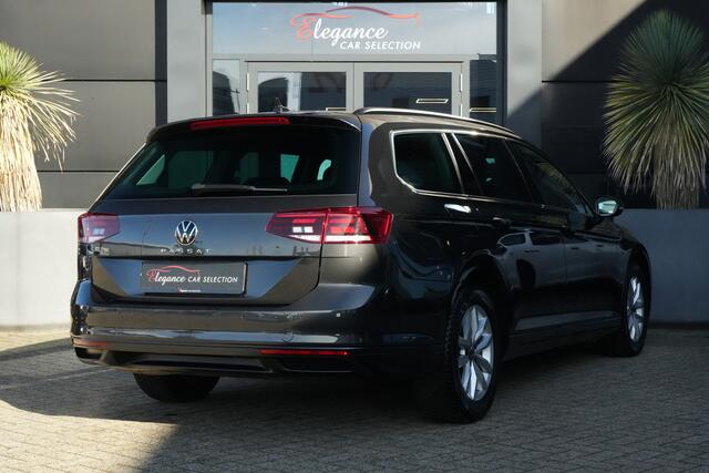 Volkswagen PASSAT Variant 1.5 eTSI Business 150pk Navigatie/Trekhaak/PDC