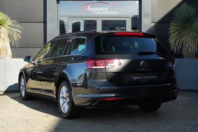 Volkswagen PASSAT Variant 1.5 eTSI Business 150pk Navigatie/Trekhaak/PDC