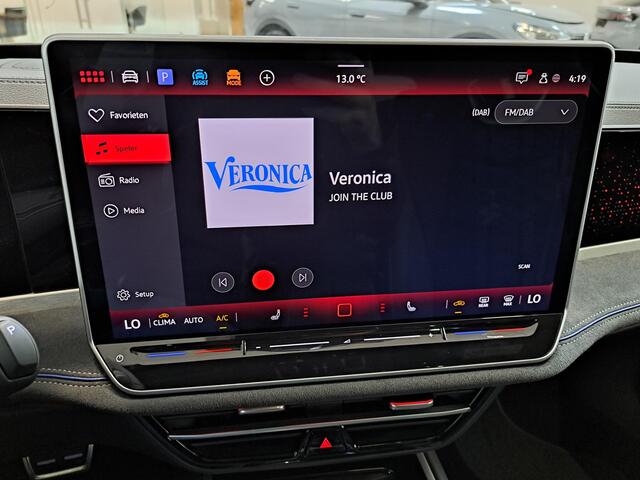 Volkswagen PASSAT Variant R-Line Edition 1.5 eHybrid 204 pk 6 versn. DSG · Multimedia pakket plus · High-end geluidsysteem 'Harman Kardon' · Prijs incl. inruilpremie ·