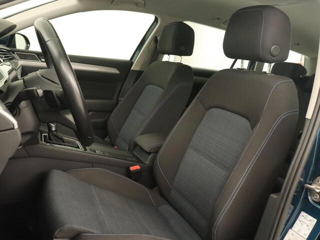 Volkswagen PASSAT 1.4 TSI PHEV GTE | Trekhaak | 360 Camera | Stoelverwarming | Side Assist | Carplay | Massage | Matrix LED | Navigatie | Adaptive cruise | Climate control | Plug In