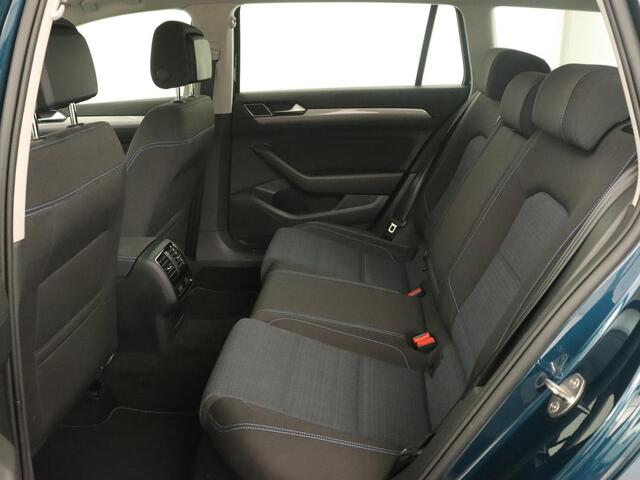 Volkswagen PASSAT 1.4 TSI PHEV GTE | Trekhaak | 360 Camera | Stoelverwarming | Side Assist | Carplay | Massage | Matrix LED | Navigatie | Adaptive cruise | Climate control | Plug In