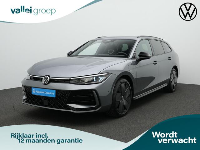 Volkswagen PASSAT Variant 1.5 eHybrid 272 pk DSG R-Line Edition | Trekhaak | IQ Light | Adaptive Cruise | Park Assist | ErgoActive voorstoelen | Black Style Pakket | 19 inch