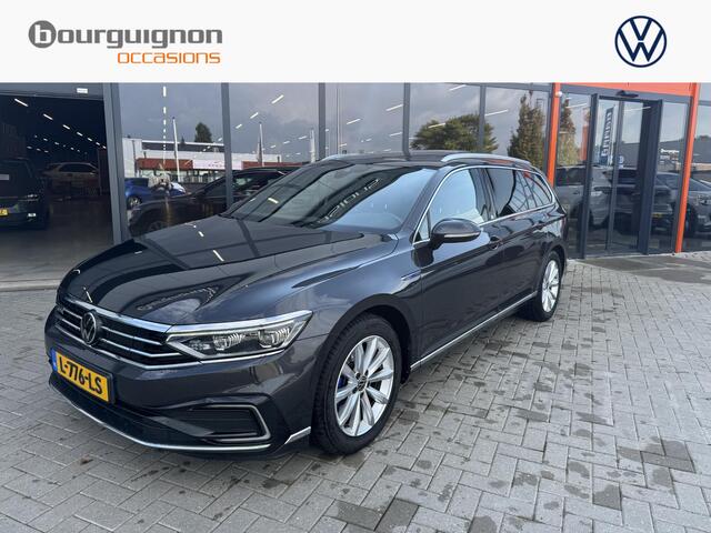 Volkswagen PASSAT Variant 1.4 TSi 218 Pk Automaat PHEV GTE Business | Panoramadak | Adaptive Cruise | Climate Control | Stoelverwarming | Keyless | Trekhaak | Navigatie | Carplay | Camera | 120.431 Km!!