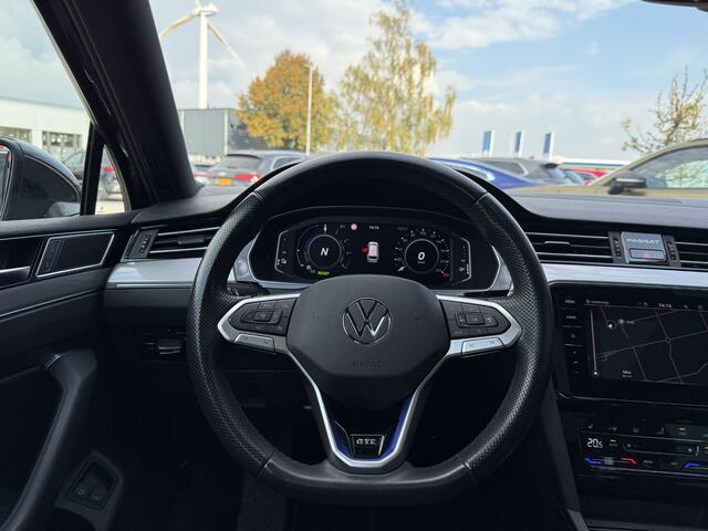 Volkswagen PASSAT Variant 1.4 TSi 218 Pk Automaat PHEV GTE Business | Panoramadak | Adaptive Cruise | Climate Control | Stoelverwarming | Keyless | Trekhaak | Navigatie | Carplay | Camera | 120.431 Km!!