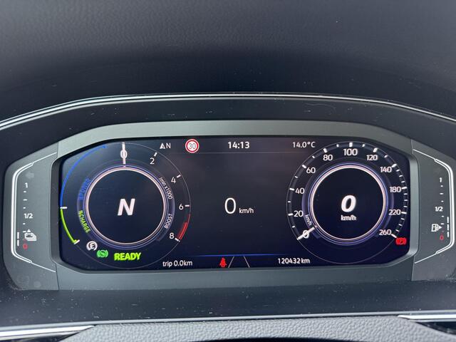 Volkswagen PASSAT Variant 1.4 TSi 218 Pk Automaat PHEV GTE Business | Panoramadak | Adaptive Cruise | Climate Control | Stoelverwarming | Keyless | Trekhaak | Navigatie | Carplay | Camera | 120.431 Km!!