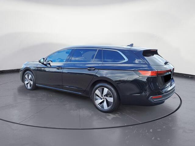 Volkswagen PASSAT Variant 2.0 TDI 150 PK Automaat Panorama-Schuifdak Massage ACC Trekhaak LED