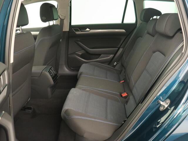 Volkswagen PASSAT 1.4 TSI PHEV GTE | Trekhaak | Stoelverwarming | Virtual Cockpit | Massage | Camera | Carplay | Adaptive cruise | ErgoComfort | Matrix LED | Plug In