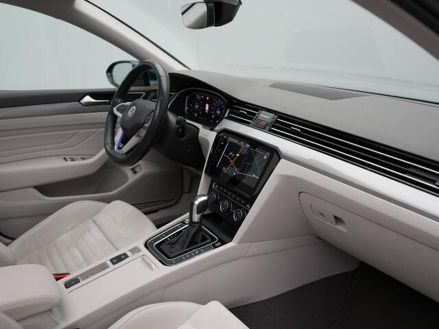 Volkswagen PASSAT Variant 1.4 TSI PHEV GTE Business Plug In Hyrbid 218pk Dealer O.H PHEV | Panodak | Adaptive Cruise | Alcantara Sportstoelen Massage & Verwarmd | Apple Carplay | Camera | Virtual | Navigatie | Keyless | Blis | DAB |