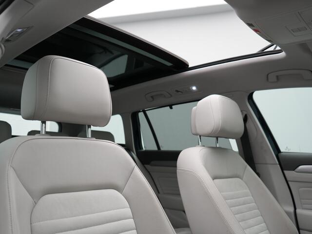 Volkswagen PASSAT Variant 1.4 TSI PHEV GTE Business Plug In Hyrbid 218pk Dealer O.H PHEV | Panodak | Adaptive Cruise | Alcantara Sportstoelen Massage & Verwarmd | Apple Carplay | Camera | Virtual | Navigatie | Keyless | Blis | DAB |