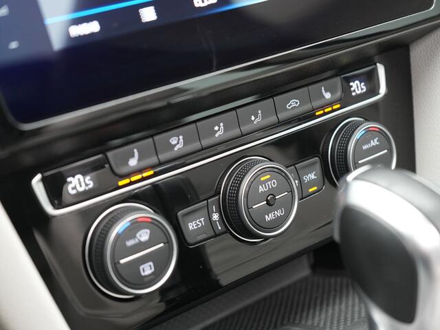 Volkswagen PASSAT Variant 1.4 TSI PHEV GTE Business Plug In Hyrbid 218pk Dealer O.H PHEV | Panodak | Adaptive Cruise | Alcantara Sportstoelen Massage & Verwarmd | Apple Carplay | Camera | Virtual | Navigatie | Keyless | Blis | DAB |