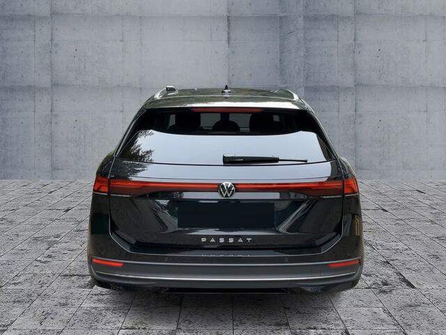 Volkswagen PASSAT Variant 2.0 TDI 150 PK DSG ACC Trekhaak Massage LED 360 Camera