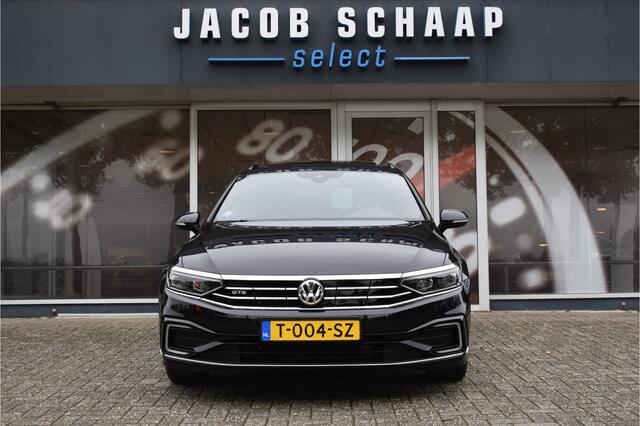 Volkswagen PASSAT Variant 1.4 TSI PHEV GTE Business Automaat / Pano schuifdak / Trekhaak / Keyless / Navi / PDC + Camera