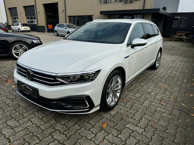 Volkswagen PASSAT Variant 1.4 TSI PHEV GTE Business trekhaak, virtual cockpit, navi, cruise