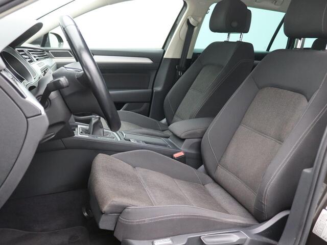 Volkswagen PASSAT Variant 1.4 TSI ACT Comfortline Business 150PK Trekhaak, Clima, PDC voor + achter, Navi, Stoelverwarming, 17" LM Velgen, Adaptieve Cruise Control