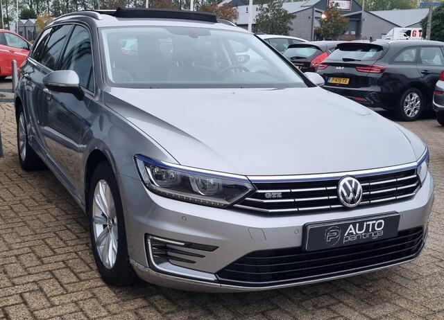 Volkswagen PASSAT Variant 1.4 TSI GTE Connected Series Plus | Zeer Nette Staat! | NL AUTO | Volledig Dealeronderhouden! | Elektrisch Glazen Panorama-dak | Leer | Stoelverwarming | Ergo Comfort Stoel | Dynaudio | Adaptive Cruise Control |Parkeersensoren Voor en Achter | 2 S