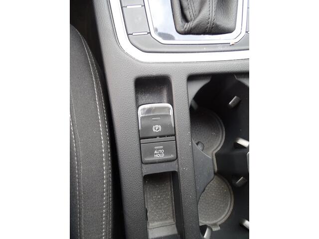 Volkswagen PASSAT Variant 1.4 TSI Comfortline Business AUTOMAAT| NAVIGATIE| MULIMEDIA| AIRCO/ECC| CRUISECONTROLL| PARKEERSENSOREN