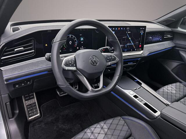 Volkswagen PASSAT Variant R-Line Edition 1.5 TSI eHybrid 204pk DSG Automaat Trekhaak, Black Style, Panoramadak, Adaptive cruise control, Harman Kardon audio