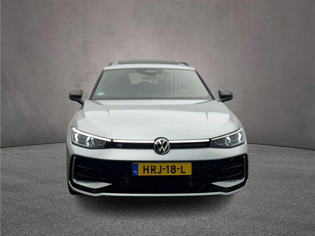 Volkswagen PASSAT Variant R-Line Edition 1.5 TSI eHybrid 204pk DSG Automaat Trekhaak, Black Style, Panoramadak, Adaptive cruise control, Harman Kardon audio