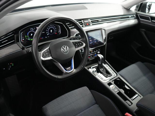 Volkswagen PASSAT Variant 1.4 TSI PHEV GTE Business | Matrix IQ | Virtual |Standkachel | Pano | Zwenkhaak |
