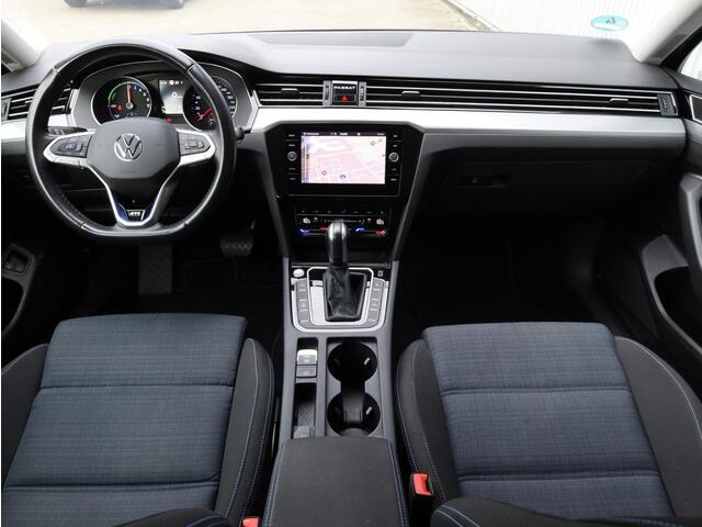 Volkswagen PASSAT Variant GTE 1.4 TSI PHEV 218PK | Adaptive Cruise | Carplay/Android | Stoelverwarming |