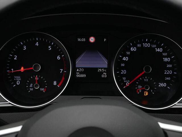 Volkswagen PASSAT Variant 1.5 TSI 150 pk DSG Comfortline Business | LED koplampen | Trekhaak | Adaptive Cruise | Parkeersensoren voor/achter | Climatronic | Carplay | Navigatie | 16 inch