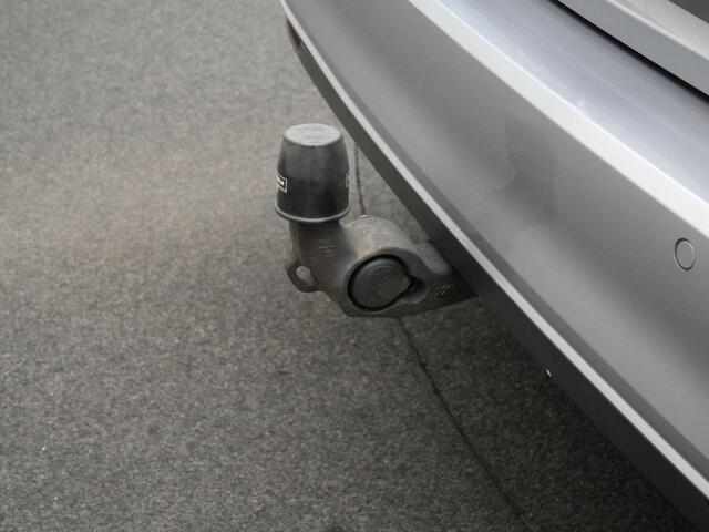 Volkswagen PASSAT Variant 1.5 TSI 150 pk DSG Comfortline Business | LED koplampen | Trekhaak | Adaptive Cruise | Parkeersensoren voor/achter | Climatronic | Carplay | Navigatie | 16 inch