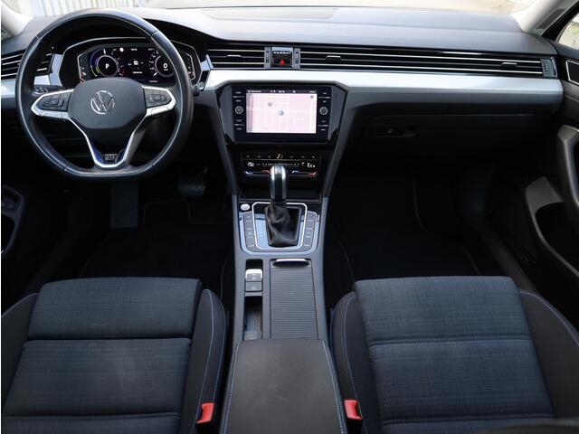 Volkswagen PASSAT Variant GTE 1.4 TSI PHEV 218PK | Panodak | Virtual | Achteruitrijcamera | Elektrische kofferklep | Getint Glas | Carplay/Android |