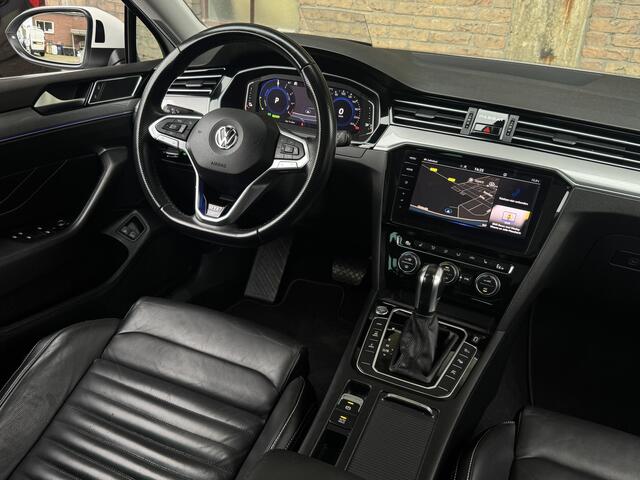 Volkswagen PASSAT Variant 218PK DSG HYBRID GTE BUSINESS TREKHAAK/LEDER/IQ-LIGHT/PANORAMADAK