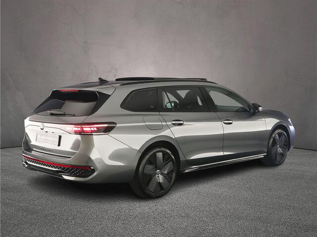 Volkswagen PASSAT Variant R-Line Edition 1.5 TSI eHybrid 272pk DSG Automaat Trekhaak, Panoramadak, Harman Kardon audio, Adaptive cruise control, Black Style