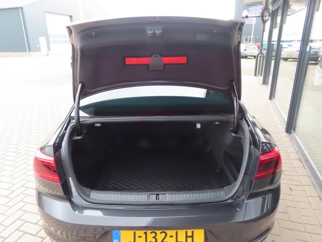 Volkswagen PASSAT 1.5 TSI Elegance R-Line Led Pano Adapt Cruise 2020
