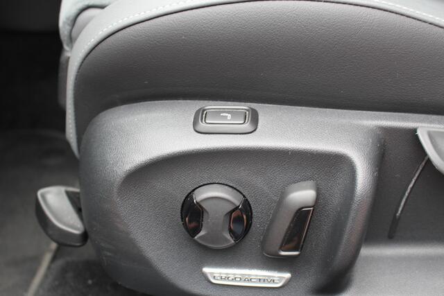 Volkswagen PASSAT Variant 1.5 eHybrid DSG Navigatie | Elec.Trekhaak | PDC+ Camera | Elec. achterklep | Side Assist