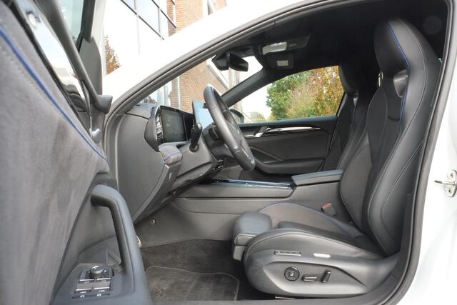 Volkswagen PASSAT Variant 1.5 eHybrid 272pk R-Line Edition Trekhaak, 360° Camera, Headup display