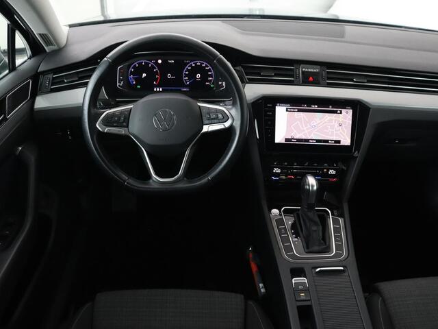 Volkswagen PASSAT 1.5 TSI Business | Stoelverwarming | Carplay | Trekhaak | Camera | Virtual Cockpit | Navigatie | Smartphone Entry | Adaptive cruise | Full LED